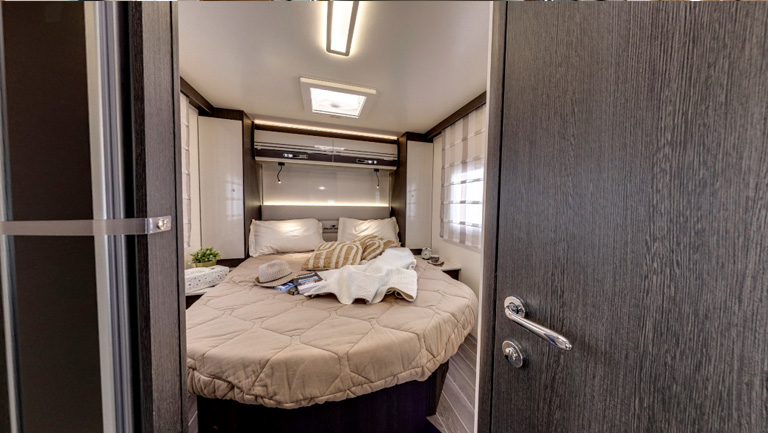 BusyLilMotorhomeCompany 6